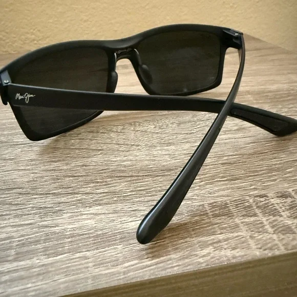 Maui Jim Men’s Sunglasses - Picture 7 of 13